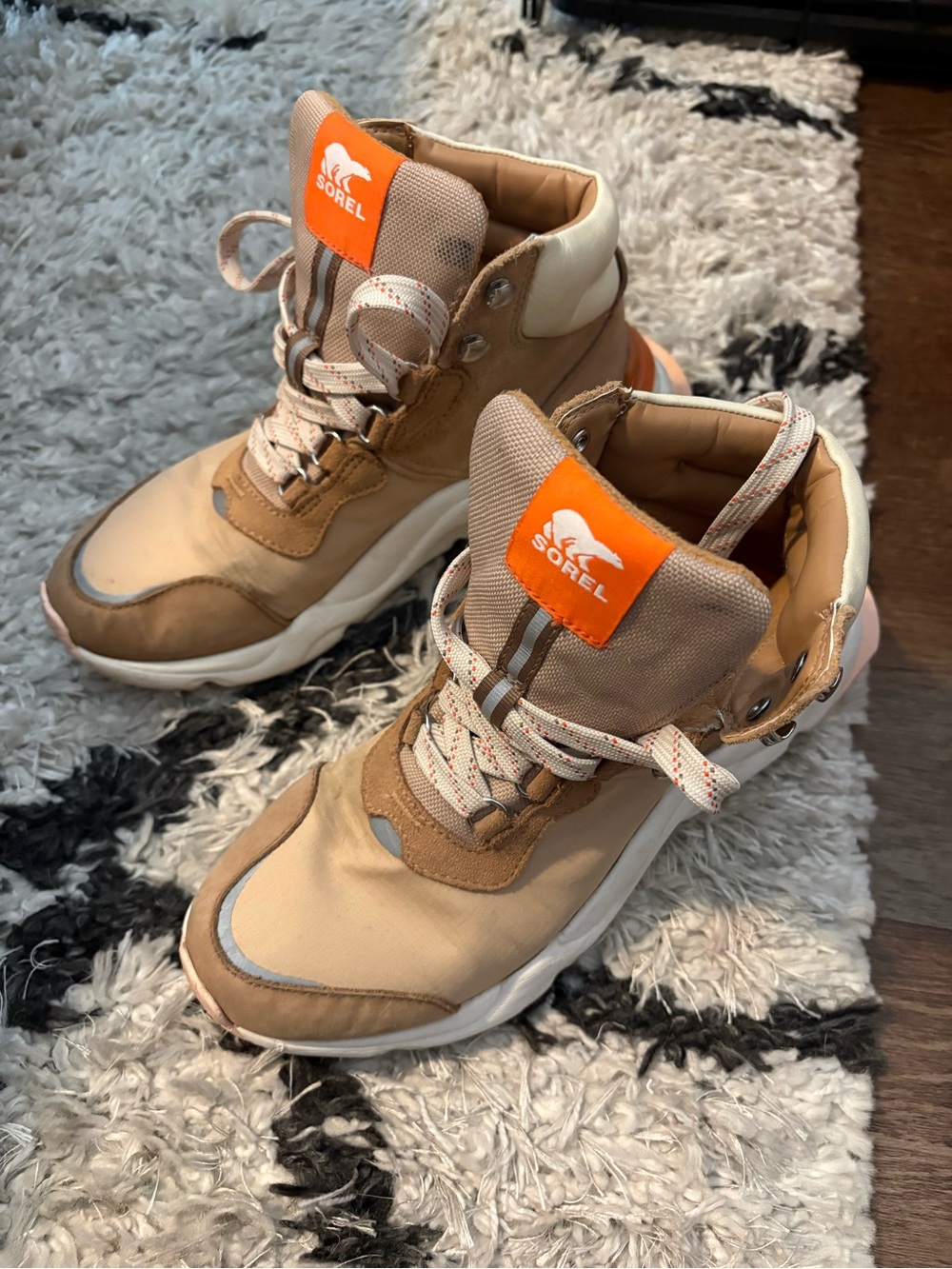 SOREL Womens Tan High-Top Sneakers - Lightweight Comfort